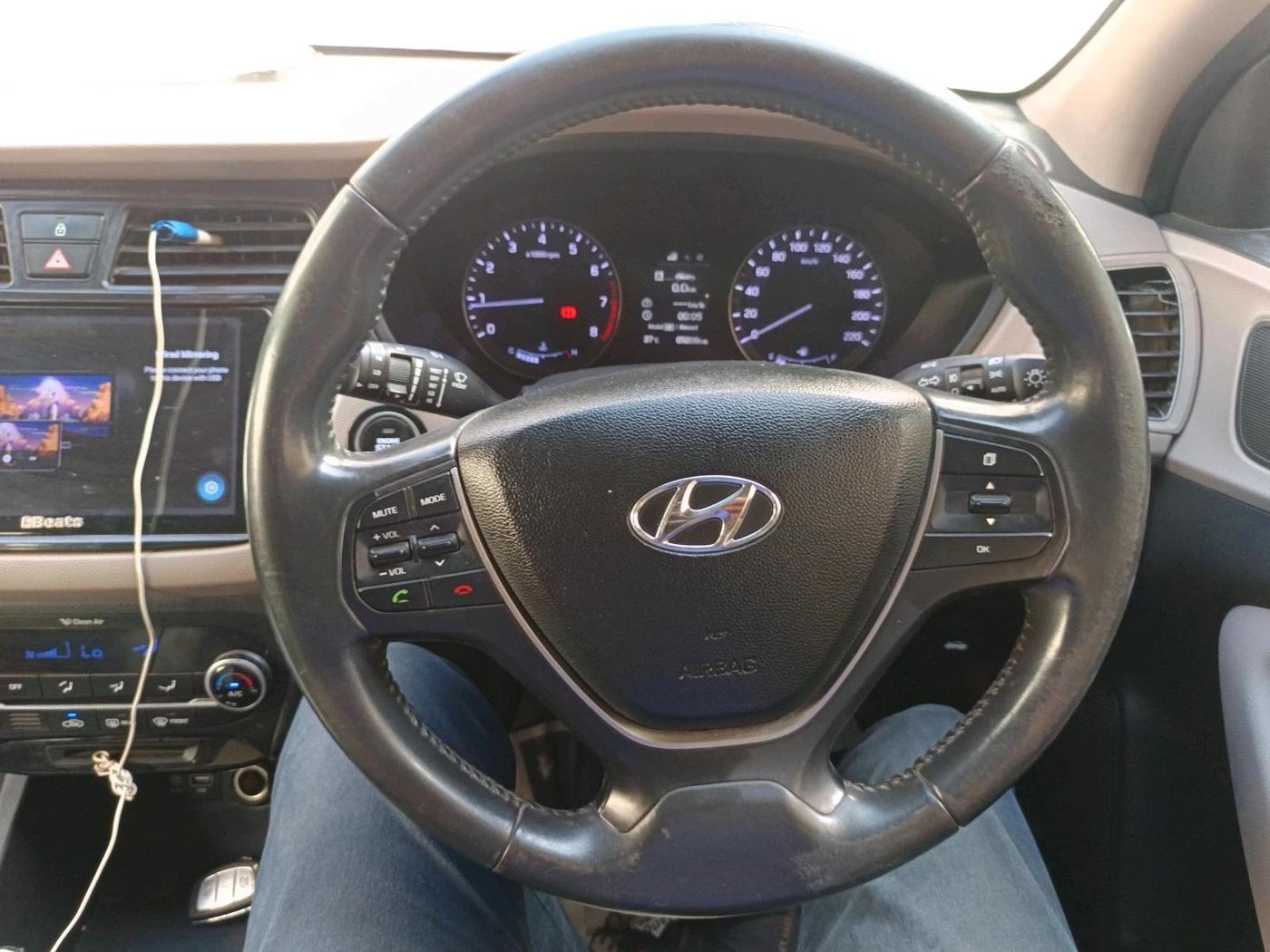 2016 Hyundai Elite i20 ASTA 1.2 (O), Petrol, Manual, 65,209 km, interior