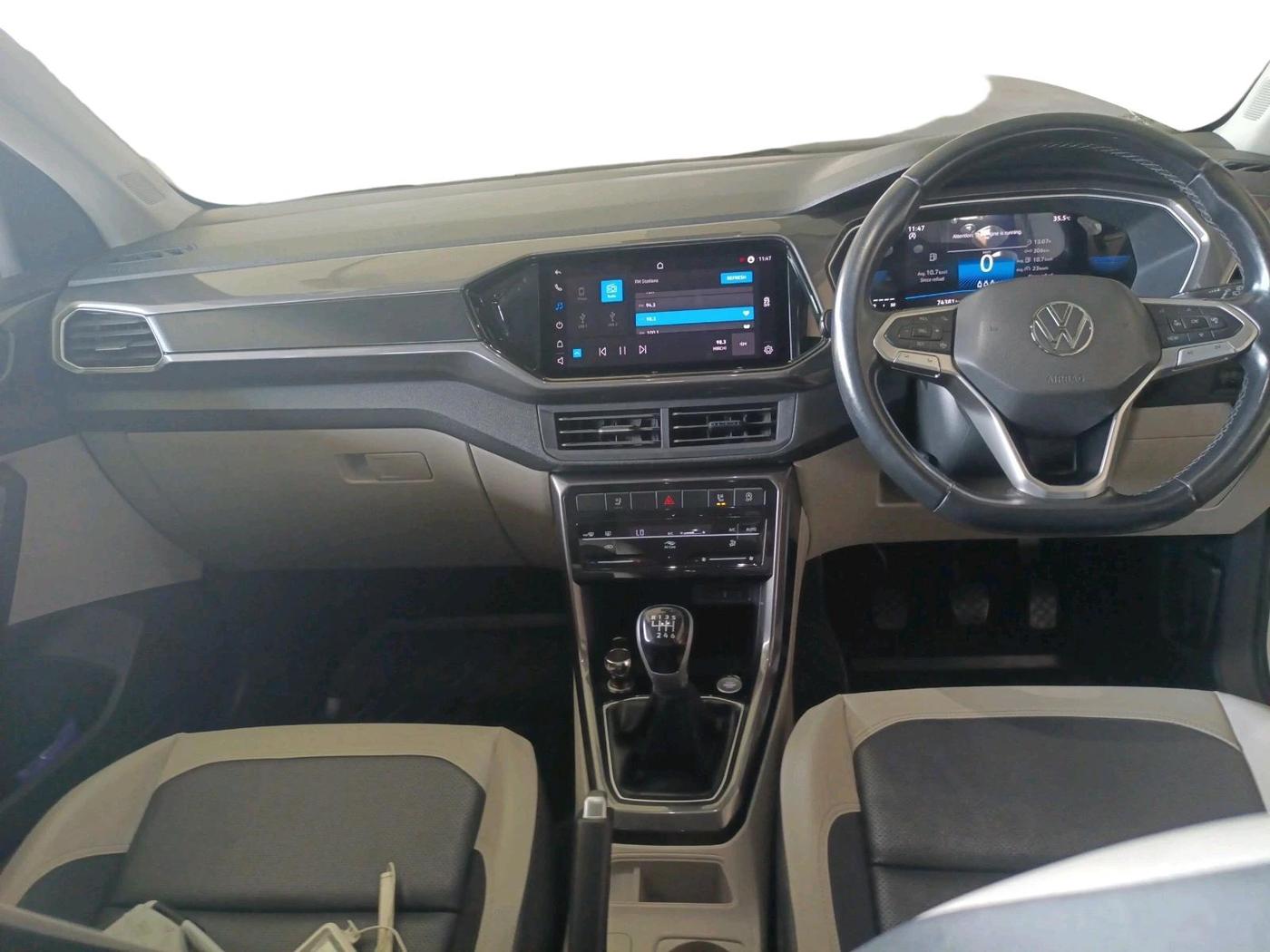 2023 Volkswagen TAIGUN TOPLINE 1.0 TSI MT, Petrol, Manual, 74,381 km, interior