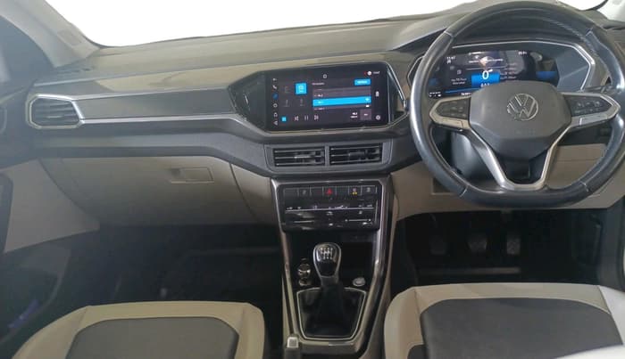 2023 Volkswagen TAIGUN TOPLINE 1.0 TSI MT, Petrol, Manual, 74,381 km, interior