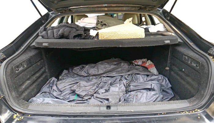 2016 Skoda Superb STYLE 1.8 TSI AT, Petrol, Automatic, 1,13,924 km, exterior