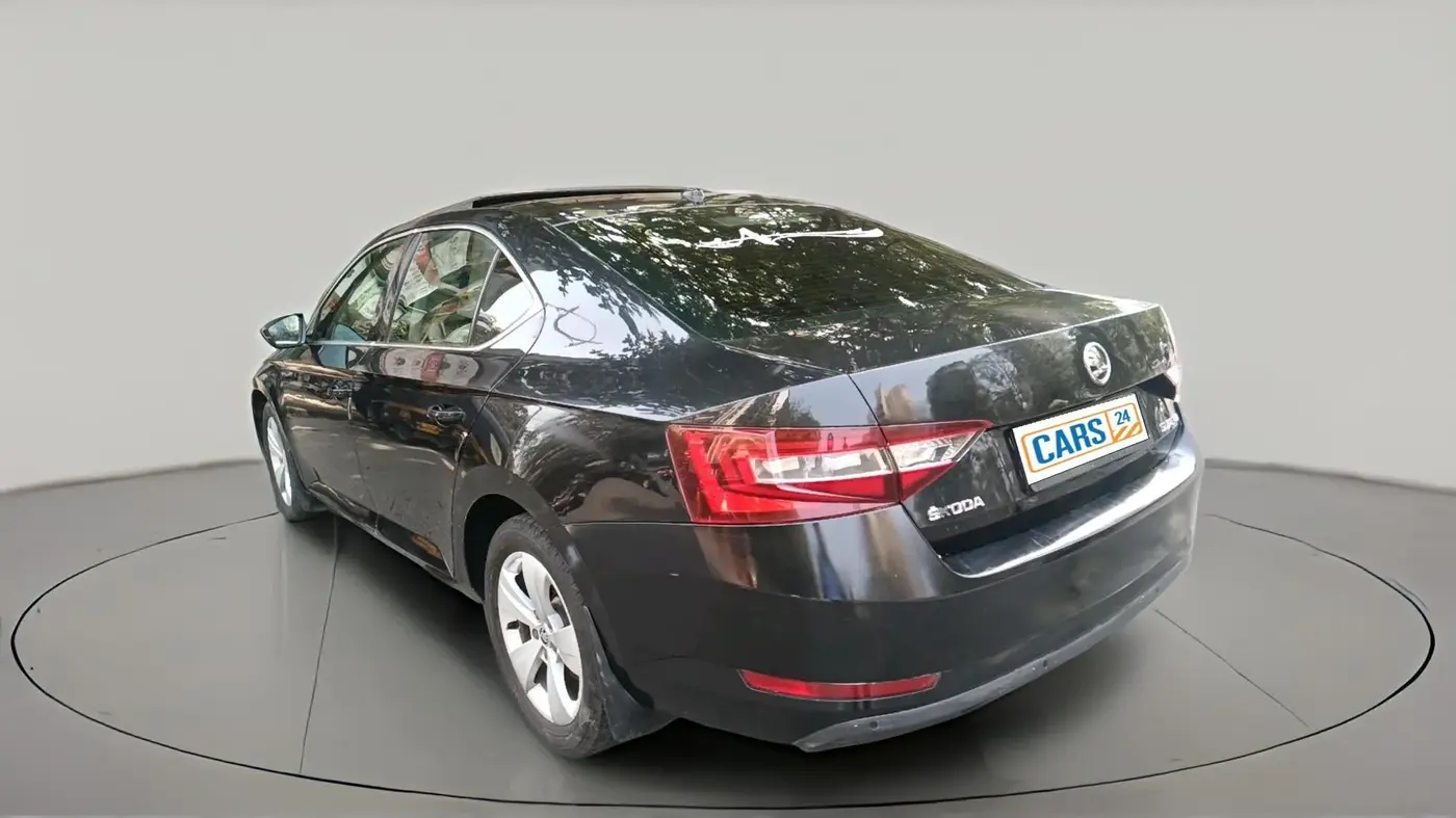 2016 Skoda Superb STYLE 1.8 TSI AT, Petrol, Automatic, 1,13,924 km, exterior