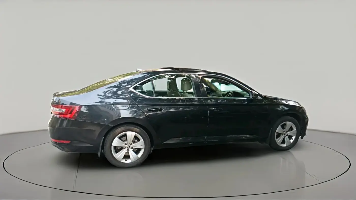 2016 Skoda Superb STYLE 1.8 TSI AT, Petrol, Automatic, 1,13,924 km, exterior