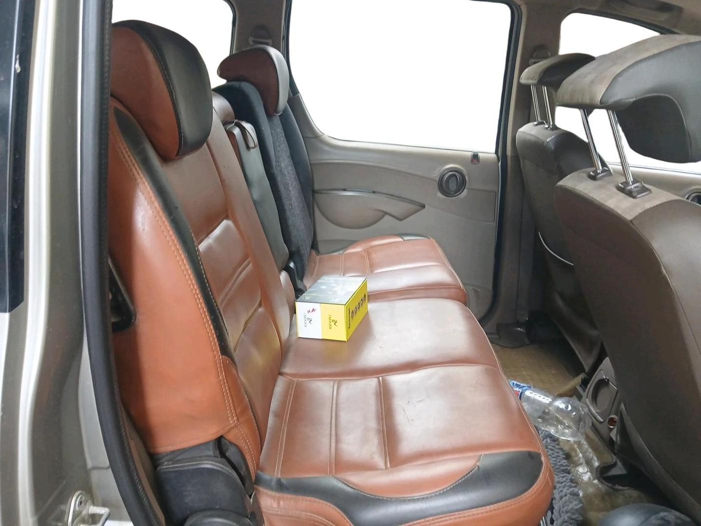 2013 Mahindra Xylo H4 BS IV, Diesel, Manual, 47,364 km, interior