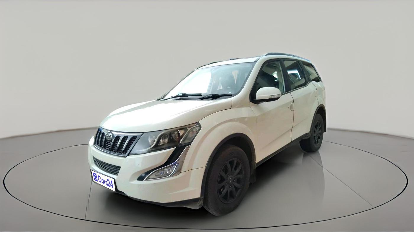 2015 Mahindra XUV500 W10, Diesel, Manual, 1,50,606 km, exterior