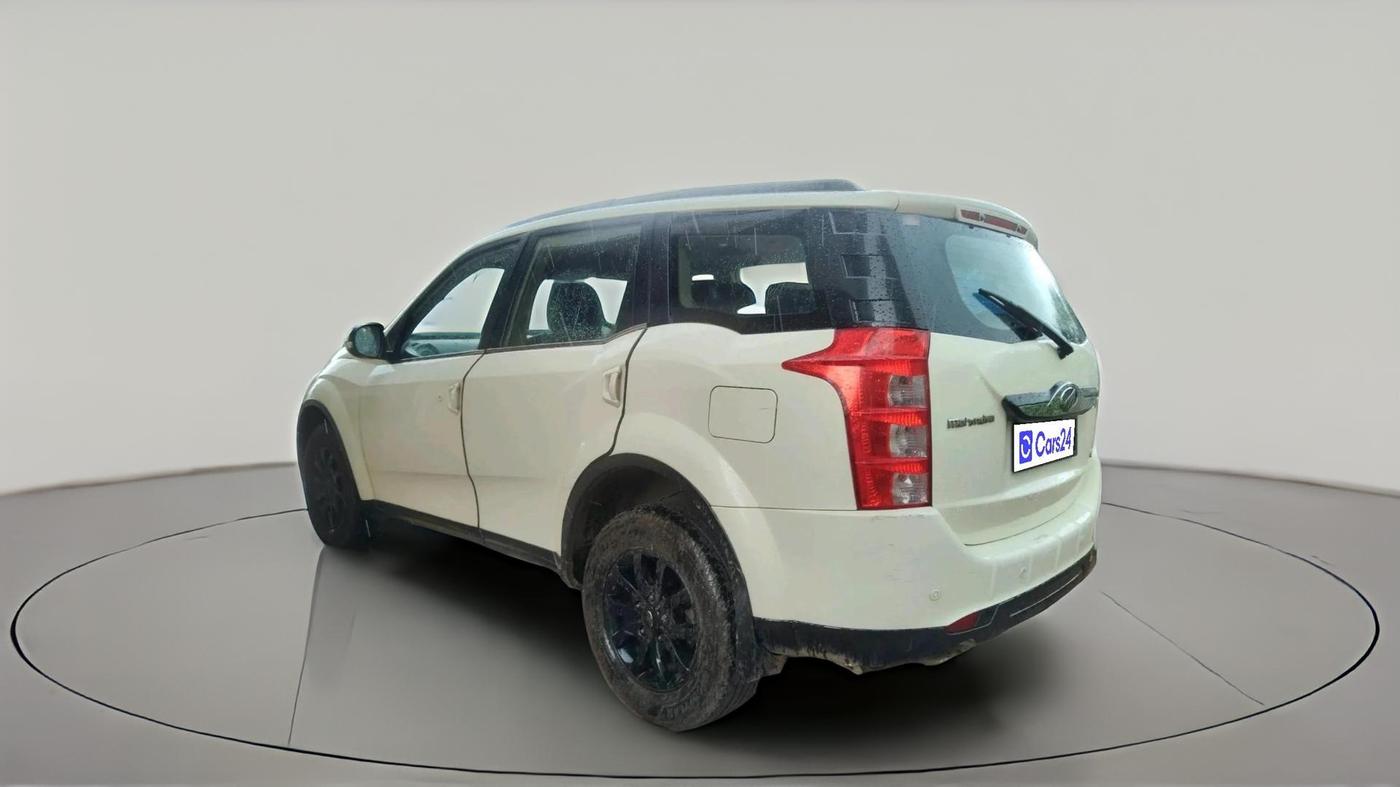 2015 Mahindra XUV500 W10, Diesel, Manual, 1,50,606 km, exterior