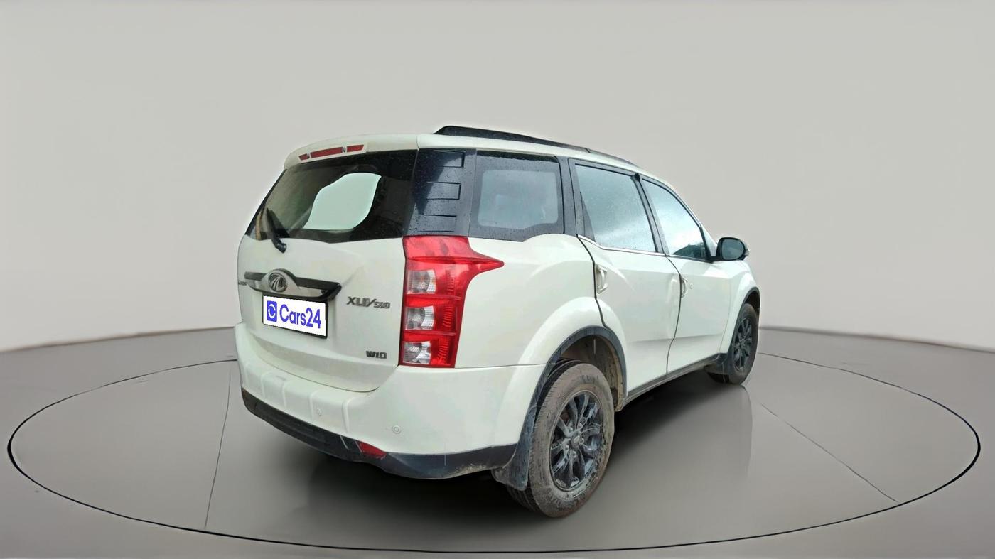 2015 Mahindra XUV500 W10, Diesel, Manual, 1,50,606 km, exterior