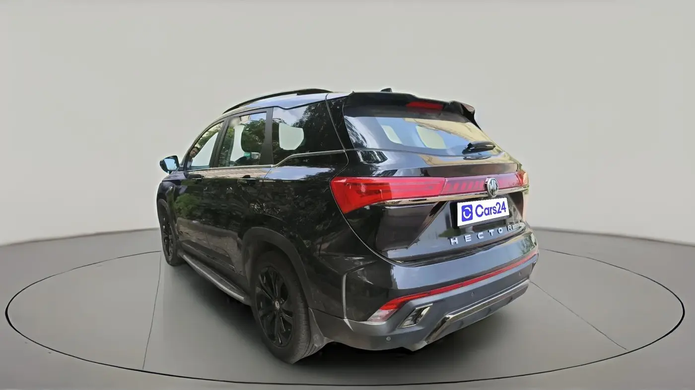 2024 MG HECTOR PLUS Sharp Pro Blackstorm 1.5 Turbo Petrol CVT 7 STR, Petrol, Automatic, 24,986 km, exterior