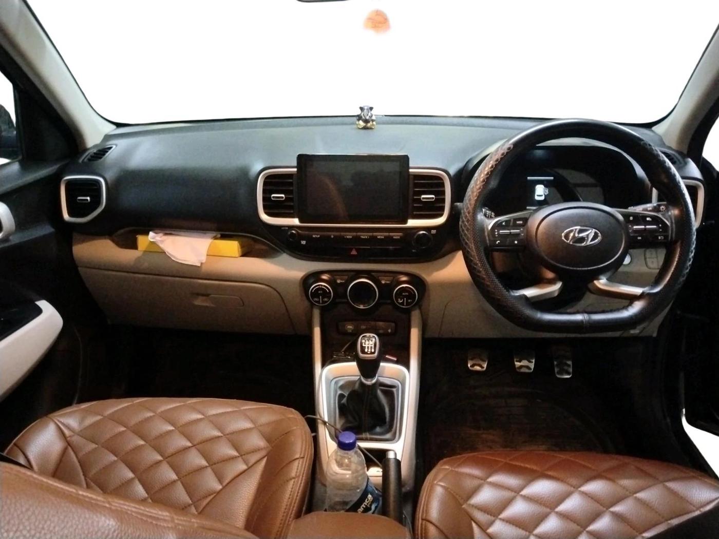 2025 Hyundai VENUE SX 1.5 CRDI, Diesel, Manual, 52,730 km, interior