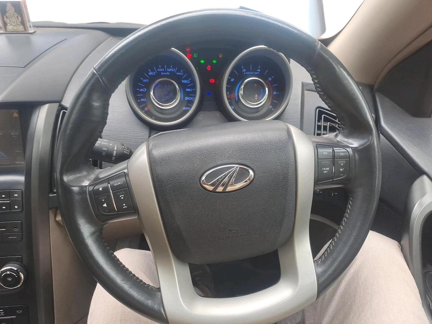 2015 Mahindra XUV500 W10, Diesel, Manual, 59,236 km, interior