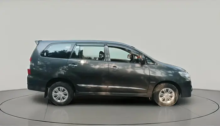 2015 Toyota Innova 2.5 GX 8 STR, Diesel, Manual, 1,41,500 km, exterior