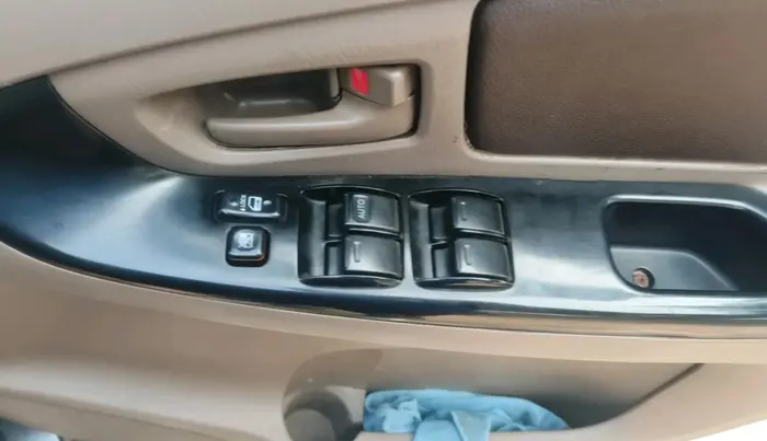 2015 Toyota Innova 2.5 GX 8 STR, Diesel, Manual, 1,41,500 km, interior