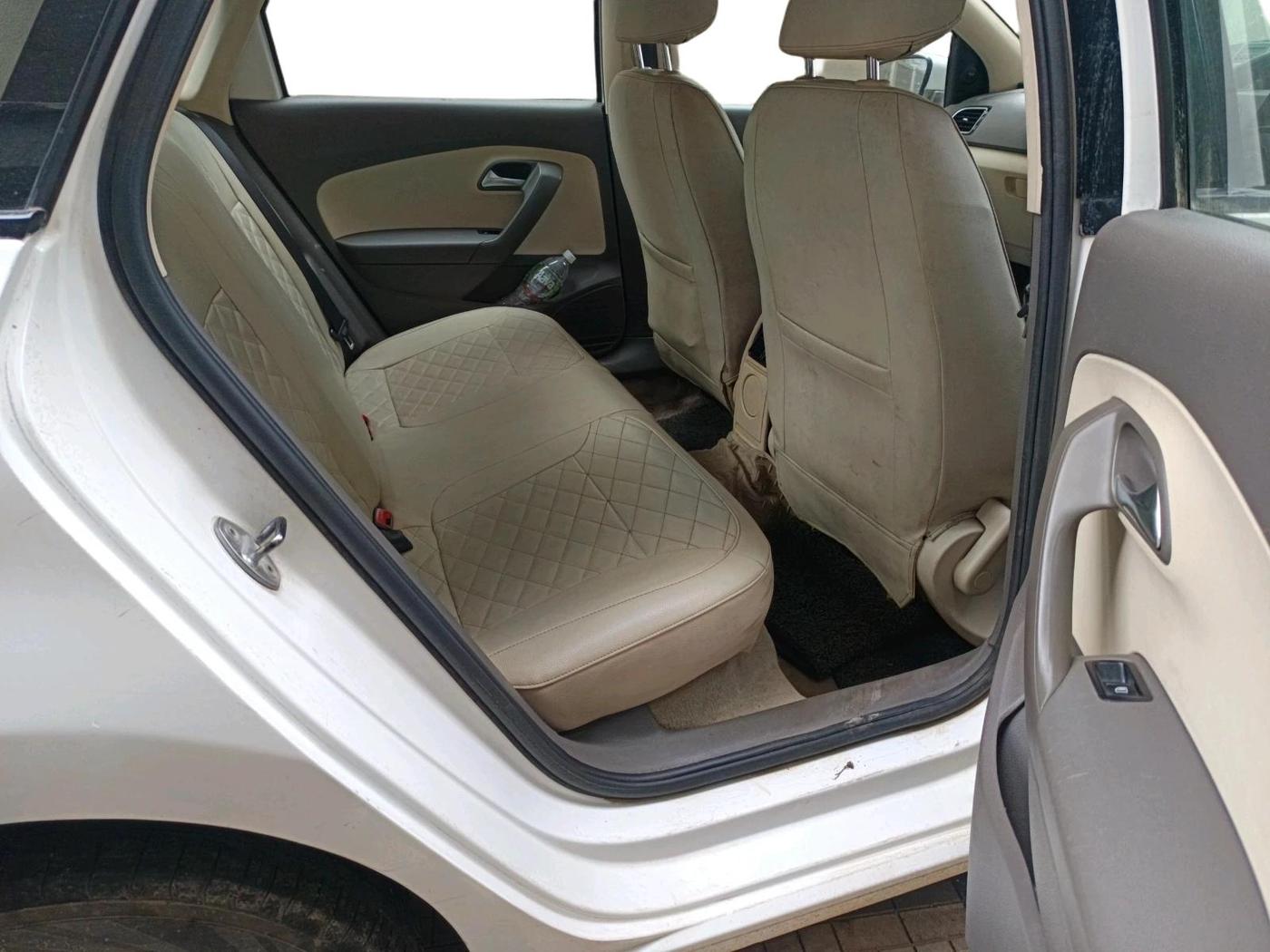 2012 Volkswagen Vento TRENDLINE DIESEL 1.6, Diesel, Manual, 9,600 km, interior