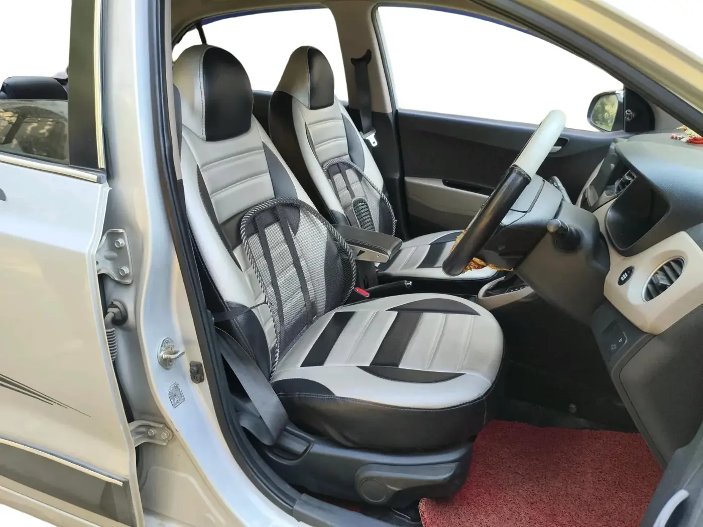 2015 Hyundai Xcent SX AT 1.2 (O), Petrol, Automatic, 72,573 km, interior