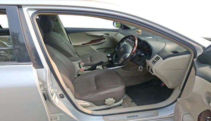 2012 Toyota Corolla Altis G PETROL, Petrol, Manual, 1,45,422 km, interior