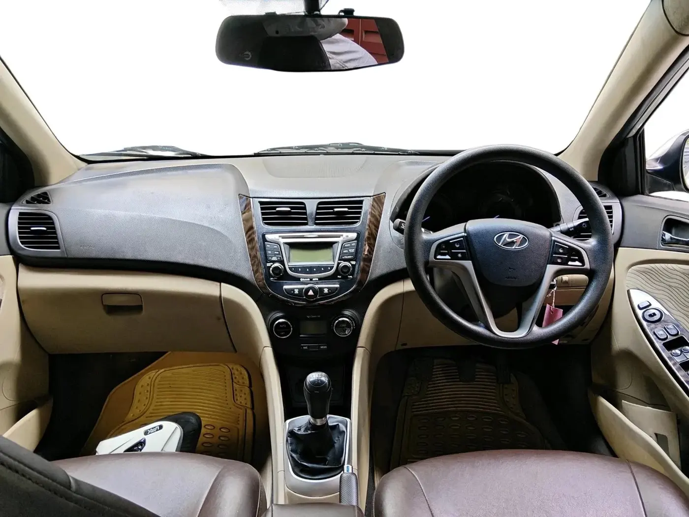 2012 Hyundai Verna FLUIDIC 1.6 VTVT SX, Petrol, Manual, 60,194 km, interior