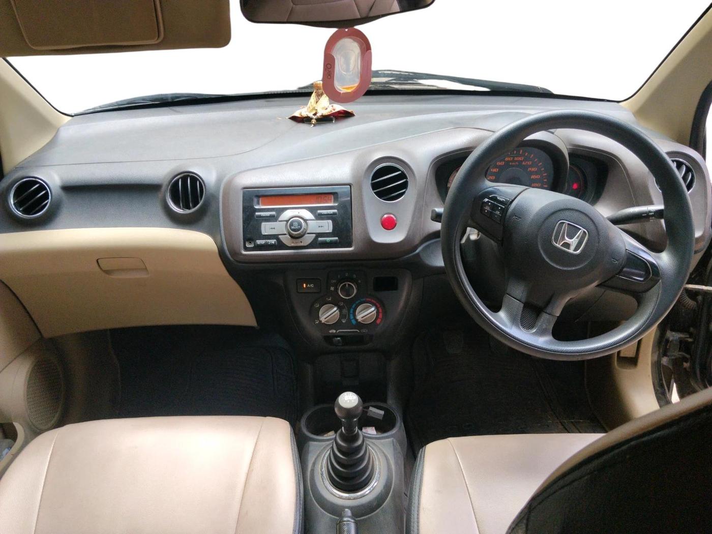 2014 Honda Amaze 1.2L I-VTEC S, Petrol, Manual, 1,09,013 km, interior