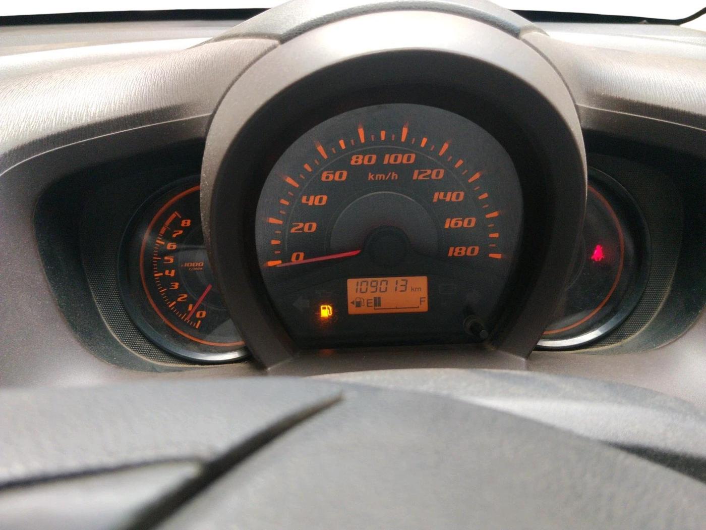 2014 Honda Amaze 1.2L I-VTEC S, Petrol, Manual, 1,09,013 km, interior