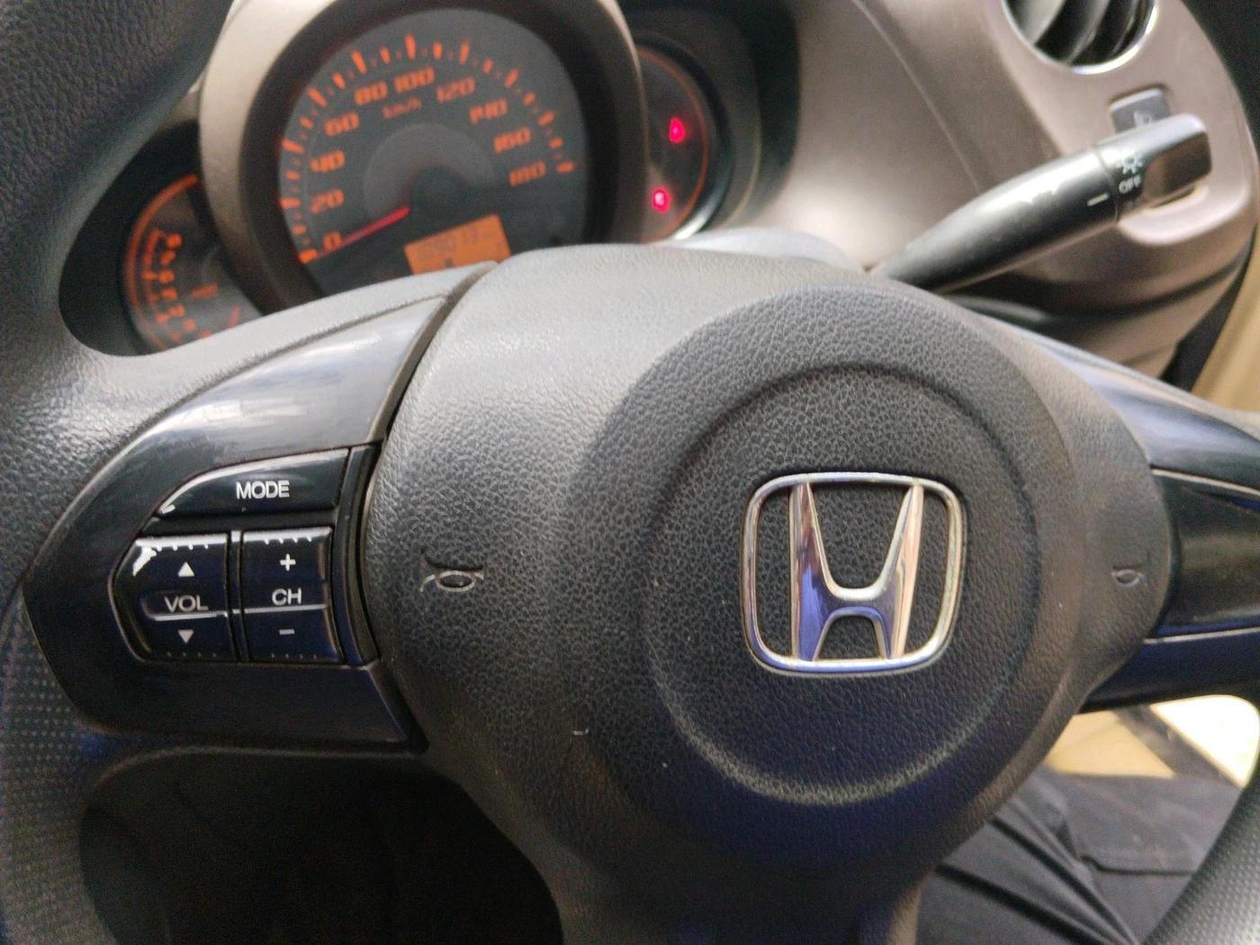 2014 Honda Amaze 1.2L I-VTEC S, Petrol, Manual, 1,09,013 km, interior
