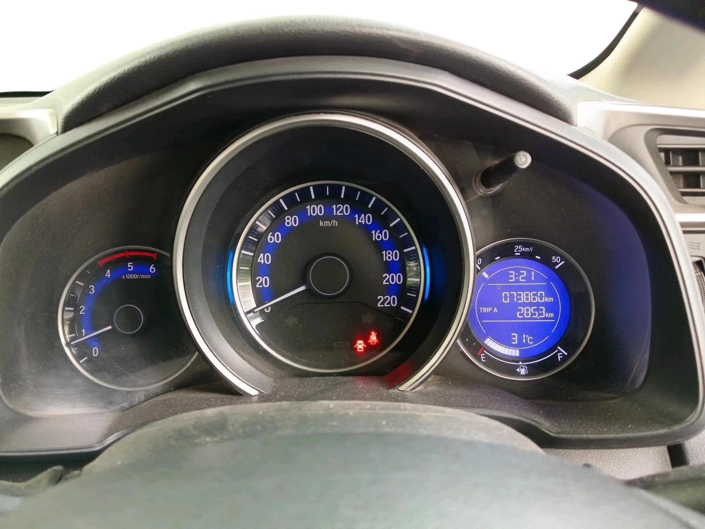 2018 Honda WR-V 1.5L I-DTEC VX MT, Diesel, Manual, 73,860 km, interior