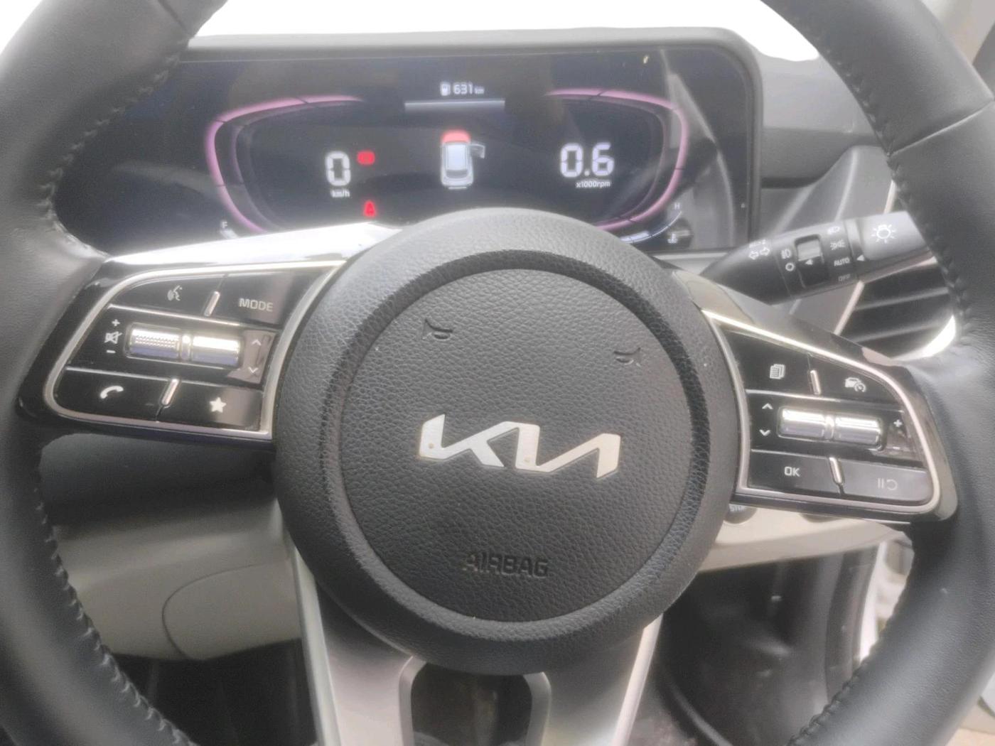 2024 KIA SELTOS  HTX 1.5 PETROL MT, Petrol, Manual, 27,864 km, interior