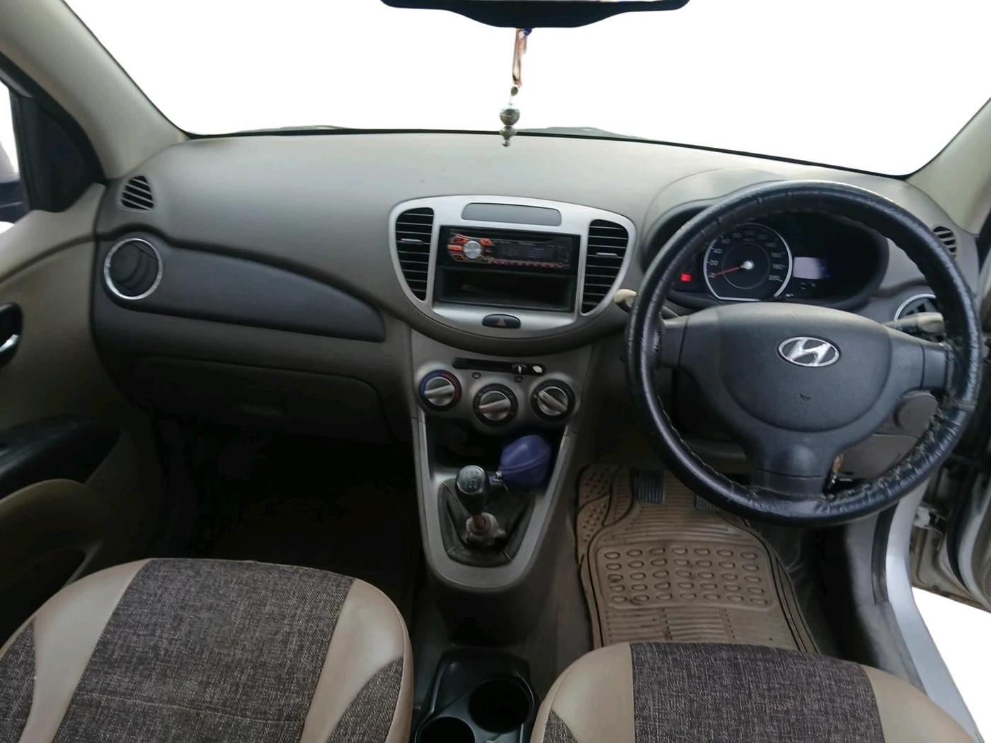 2013 Hyundai i10 MAGNA 1.2, Petrol, Manual, 40,461 km, interior