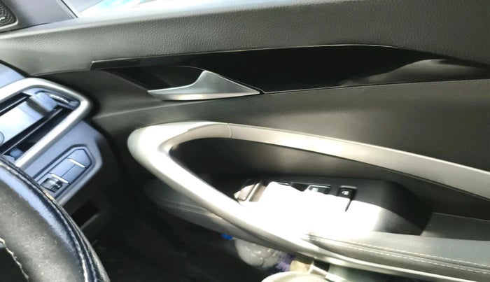 2022 MG HECTOR SHINE 1.5 PETROL TURBO CVT, Petrol, Automatic, 30,438 km, interior