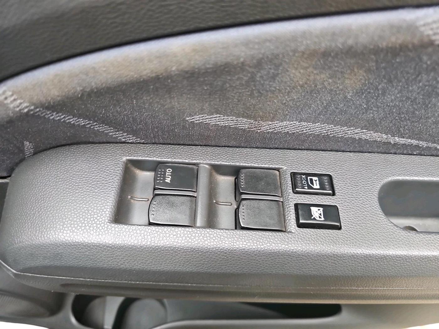 2012 Maruti Ritz VXI, Petrol, Manual, 60,952 km, interior