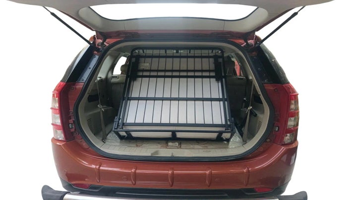 2015 Mahindra XUV500 W10, Diesel, Manual, 33,744 km, exterior