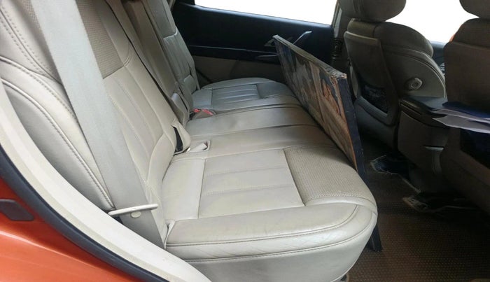 2015 Mahindra XUV500 W10, Diesel, Manual, 33,744 km, interior