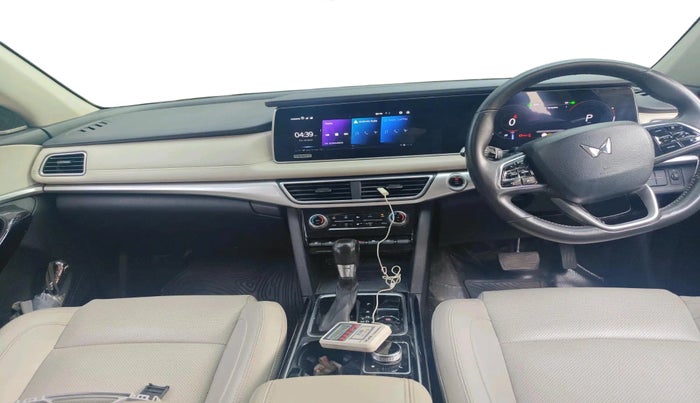 2021 Mahindra XUV700 AX 7 LUXURY P AT 7 STR, Petrol, Automatic, 45,870 km, interior