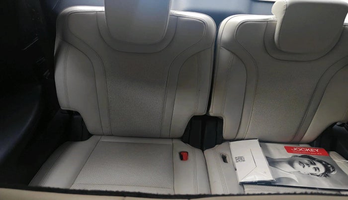 2021 Mahindra XUV700 AX 7 LUXURY P AT 7 STR, Petrol, Automatic, 45,870 km, interior