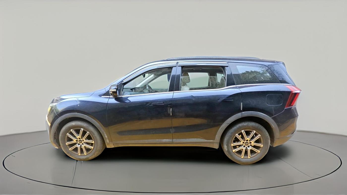 2022 Mahindra XUV700 AX 7 LUXURY D AT 7 STR, Diesel, Automatic, 55,725 km, exterior