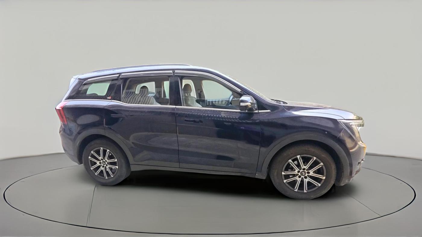 2022 Mahindra XUV700 AX 7 LUXURY D AT 7 STR, Diesel, Automatic, 55,725 km, exterior