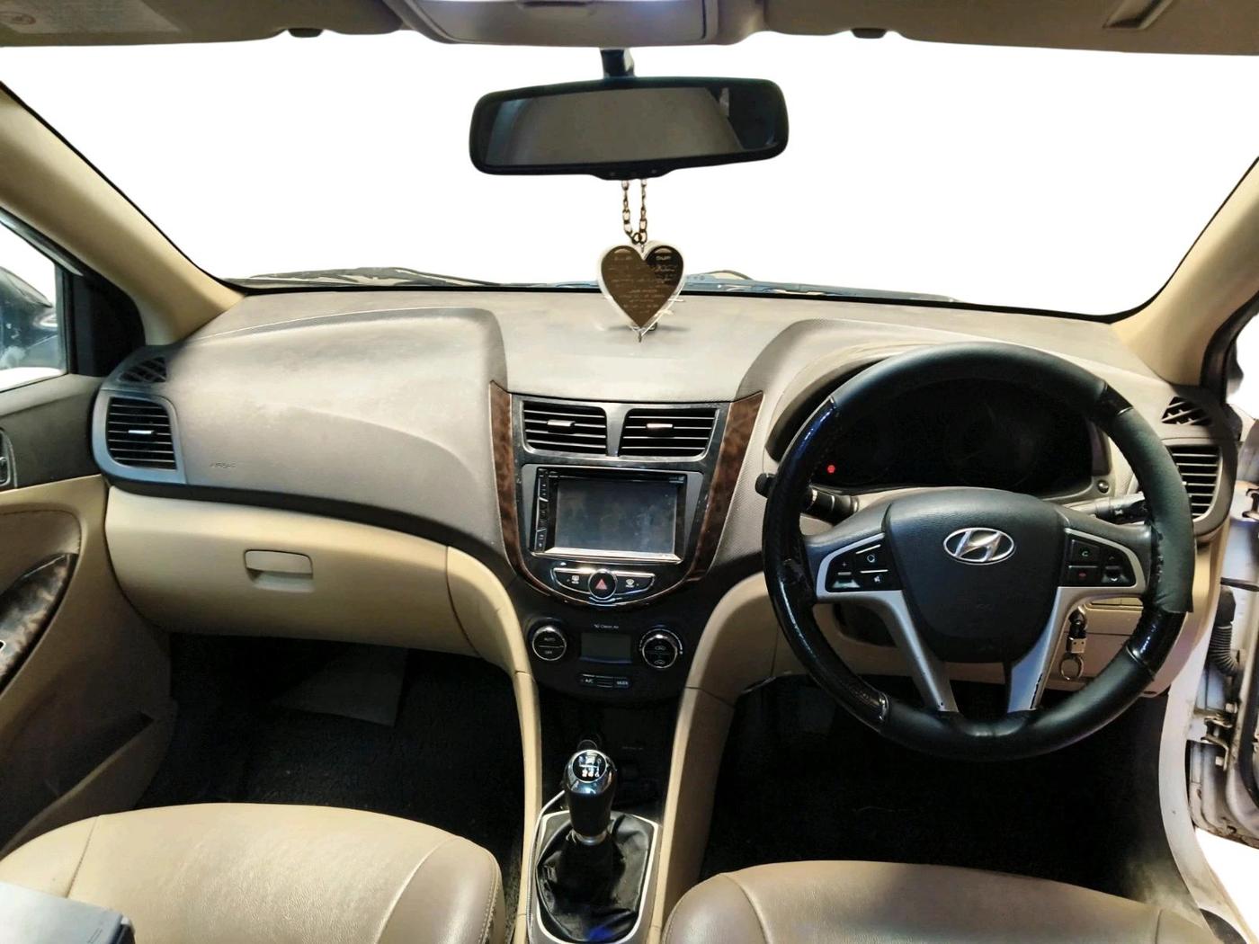 2012 Hyundai Verna FLUIDIC 1.6 CRDI EX, Diesel, Manual, 27,654 km, interior