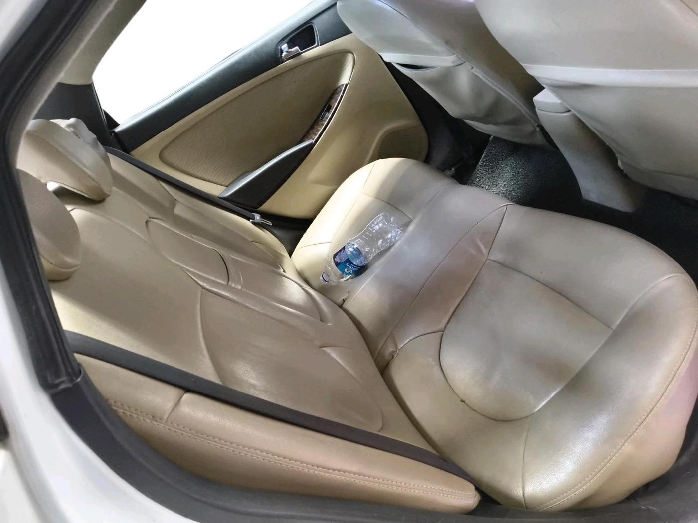 2012 Hyundai Verna FLUIDIC 1.6 CRDI EX, Diesel, Manual, 27,654 km, interior