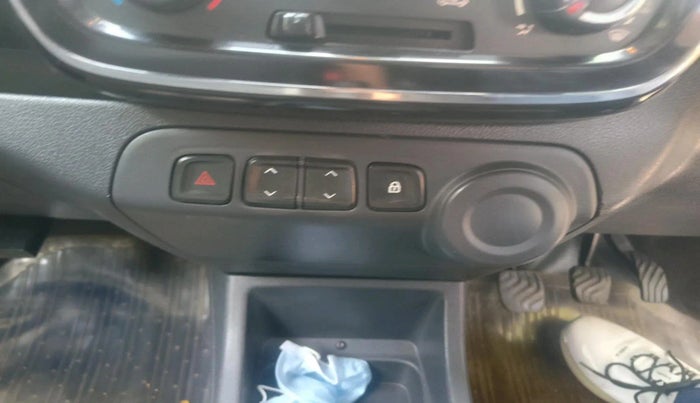 2016 Renault Kwid RXT 0.8, Petrol, Manual, 56,093 km, interior