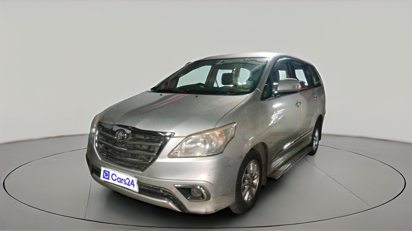 2014 Toyota Innova 2.5 VX 8 STR, Diesel, Manual, 2,33,916 km, exterior