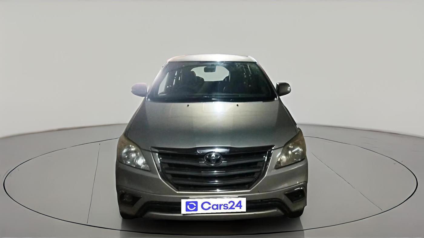 2014 Toyota Innova 2.5 VX 8 STR, Diesel, Manual, 2,33,916 km, exterior