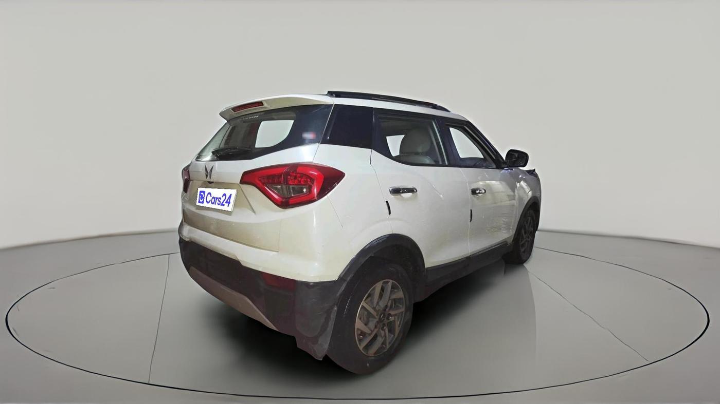 2023 Mahindra XUV300 W8 (O) 1.5 DIESEL AMT, Diesel, Automatic, 1,22,482 km, exterior