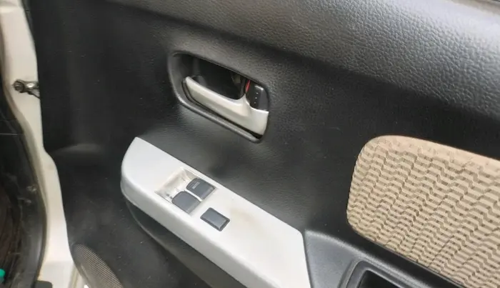 2017 Maruti Wagon R 1.0 LXI CNG, CNG, Manual, 1,50,366 km, interior