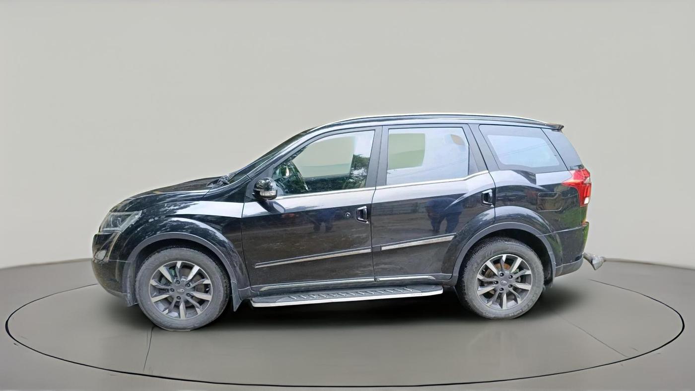 2021 Mahindra XUV500 W11 AT, Diesel, Automatic, 50,983 km, exterior
