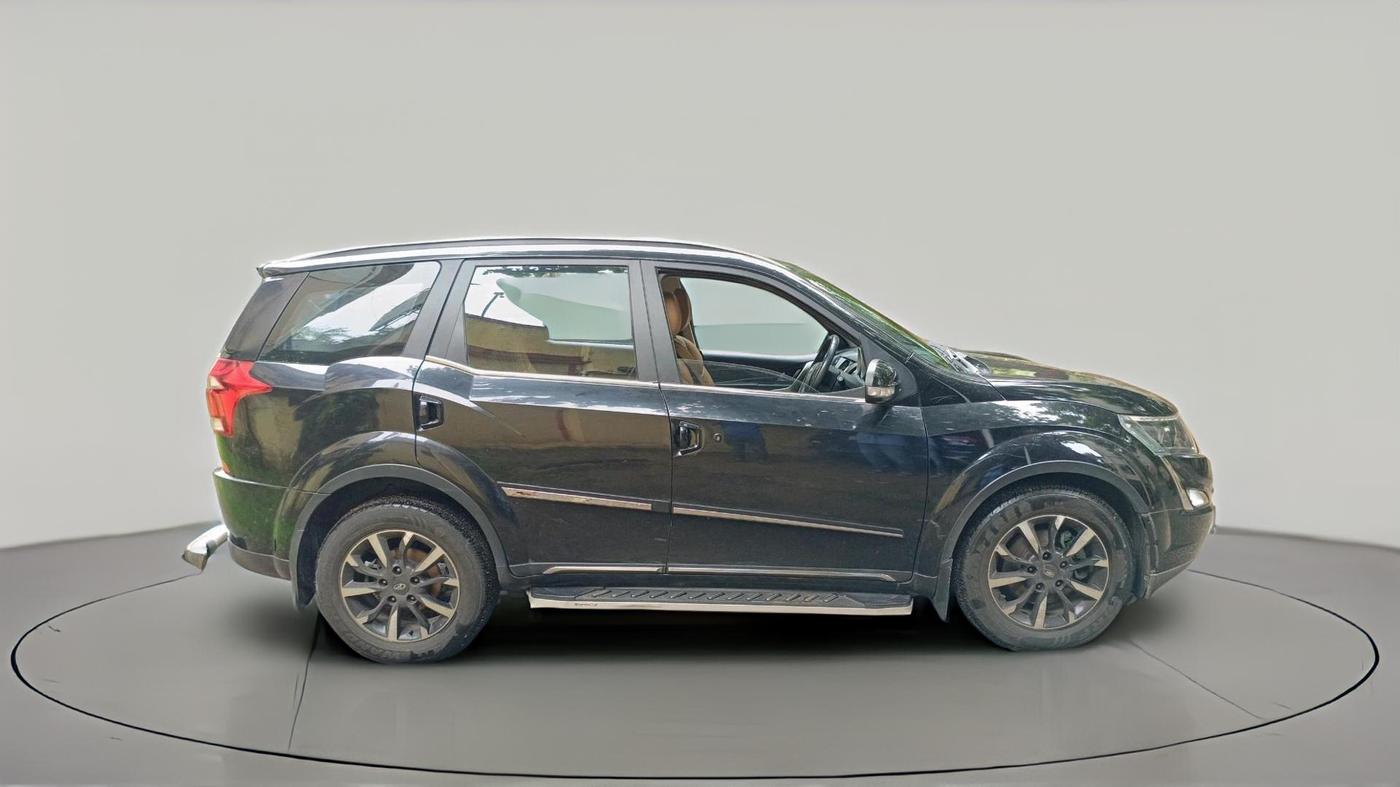 2021 Mahindra XUV500 W11 AT, Diesel, Automatic, 50,983 km, exterior