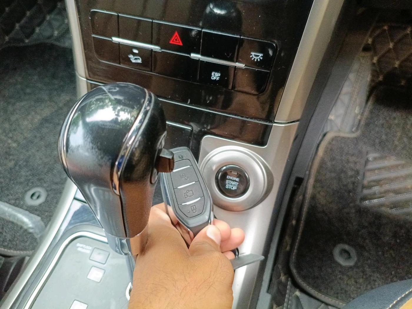 2021 Mahindra XUV500 W11 AT, Diesel, Automatic, 50,983 km, interior