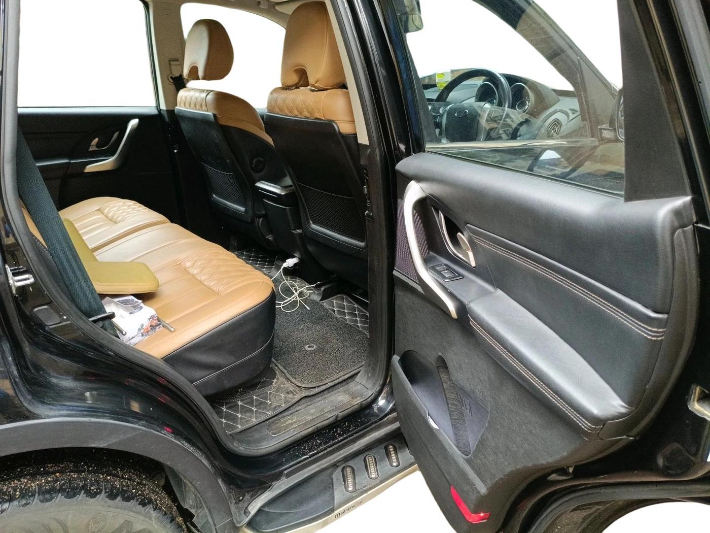 2021 Mahindra XUV500 W11 AT, Diesel, Automatic, 50,983 km, interior