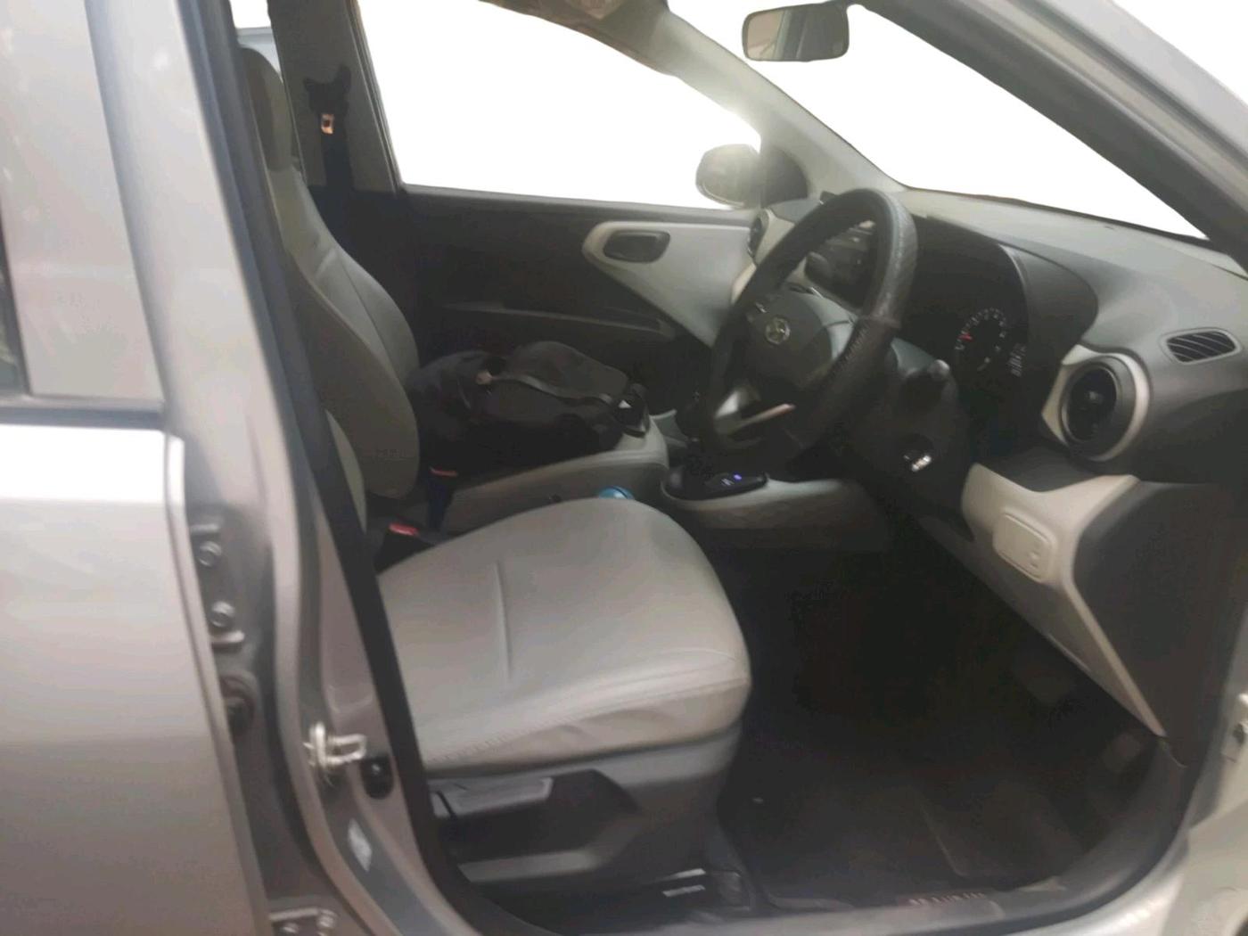 2021 Hyundai GRAND I10 NIOS MAGNA AMT 1.2 KAPPA VTVT, Petrol, Automatic, 8,873 km, interior