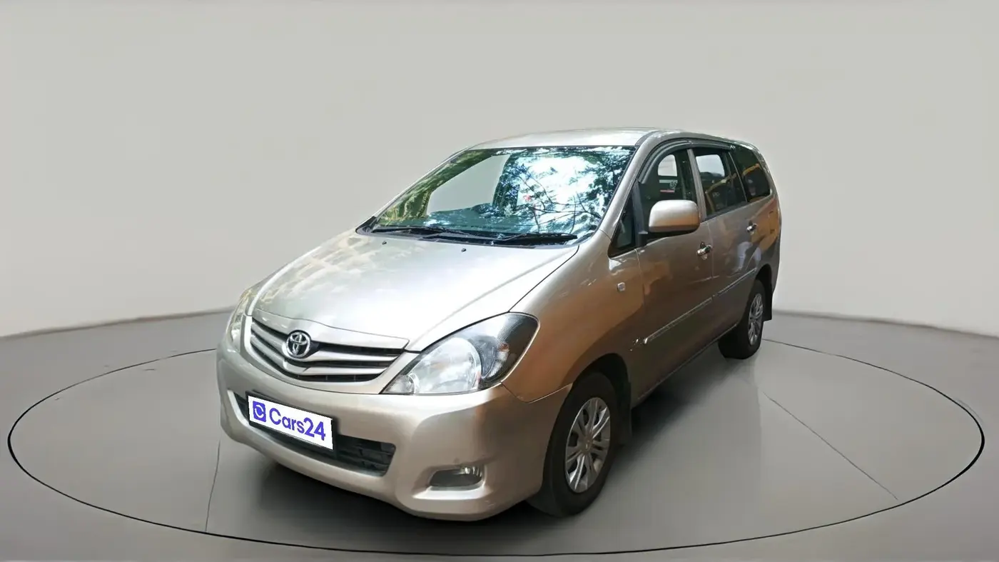 2011 Toyota Innova 2.5 G4 8 STR, Diesel, Manual, 2,20,784 km, exterior