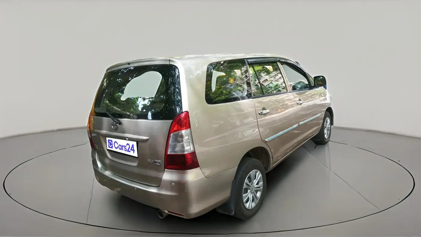 2011 Toyota Innova 2.5 G4 8 STR, Diesel, Manual, 2,20,784 km, exterior