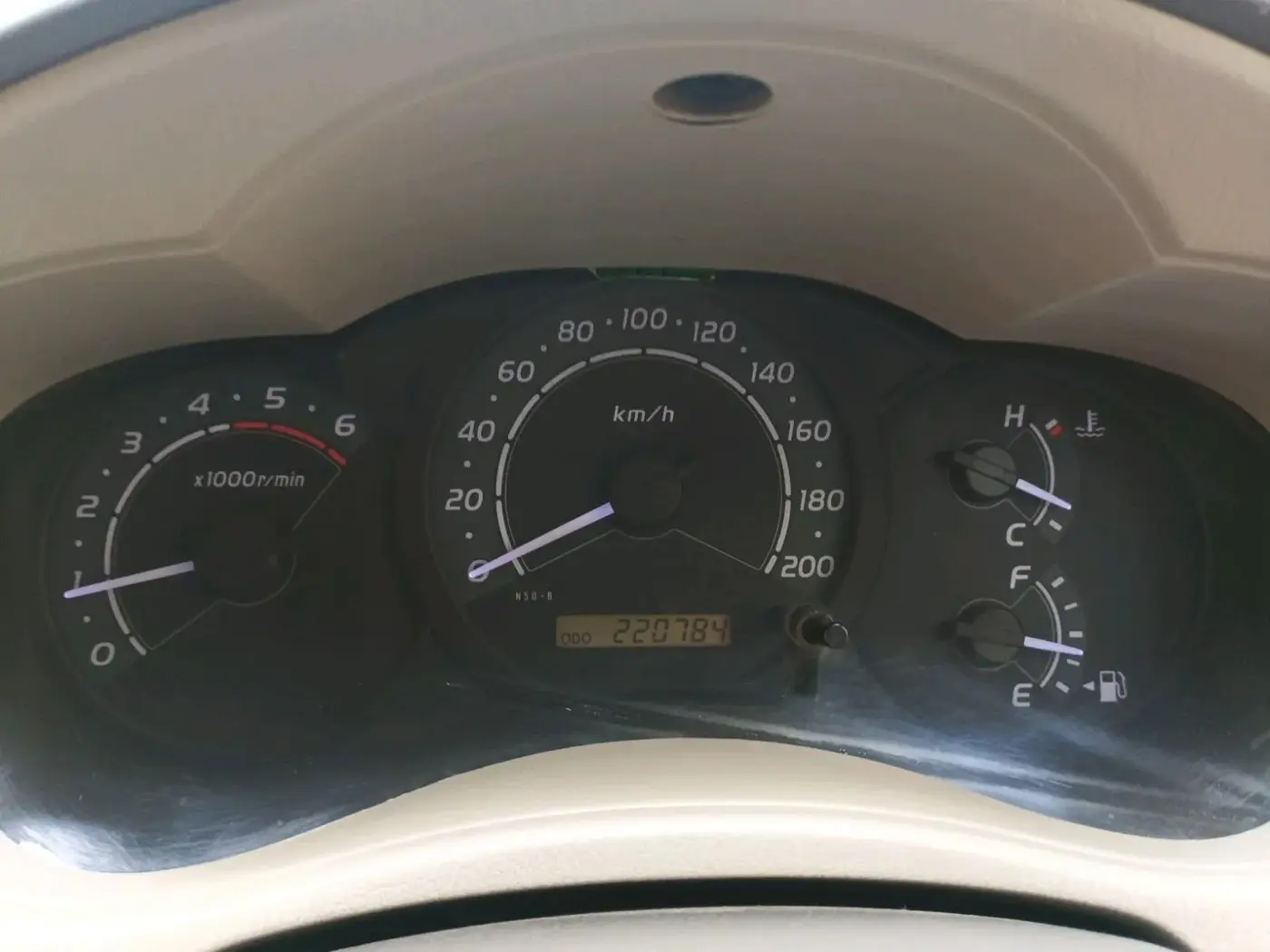 2011 Toyota Innova 2.5 G4 8 STR, Diesel, Manual, 2,20,784 km, interior