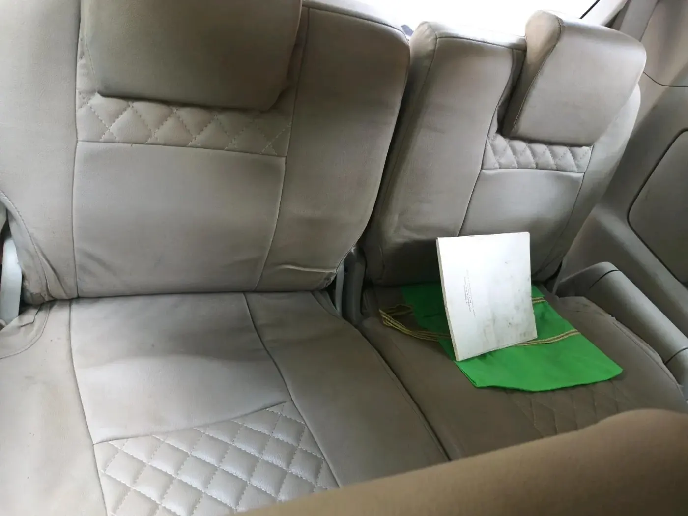 2011 Toyota Innova 2.5 G4 8 STR, Diesel, Manual, 2,20,784 km, interior