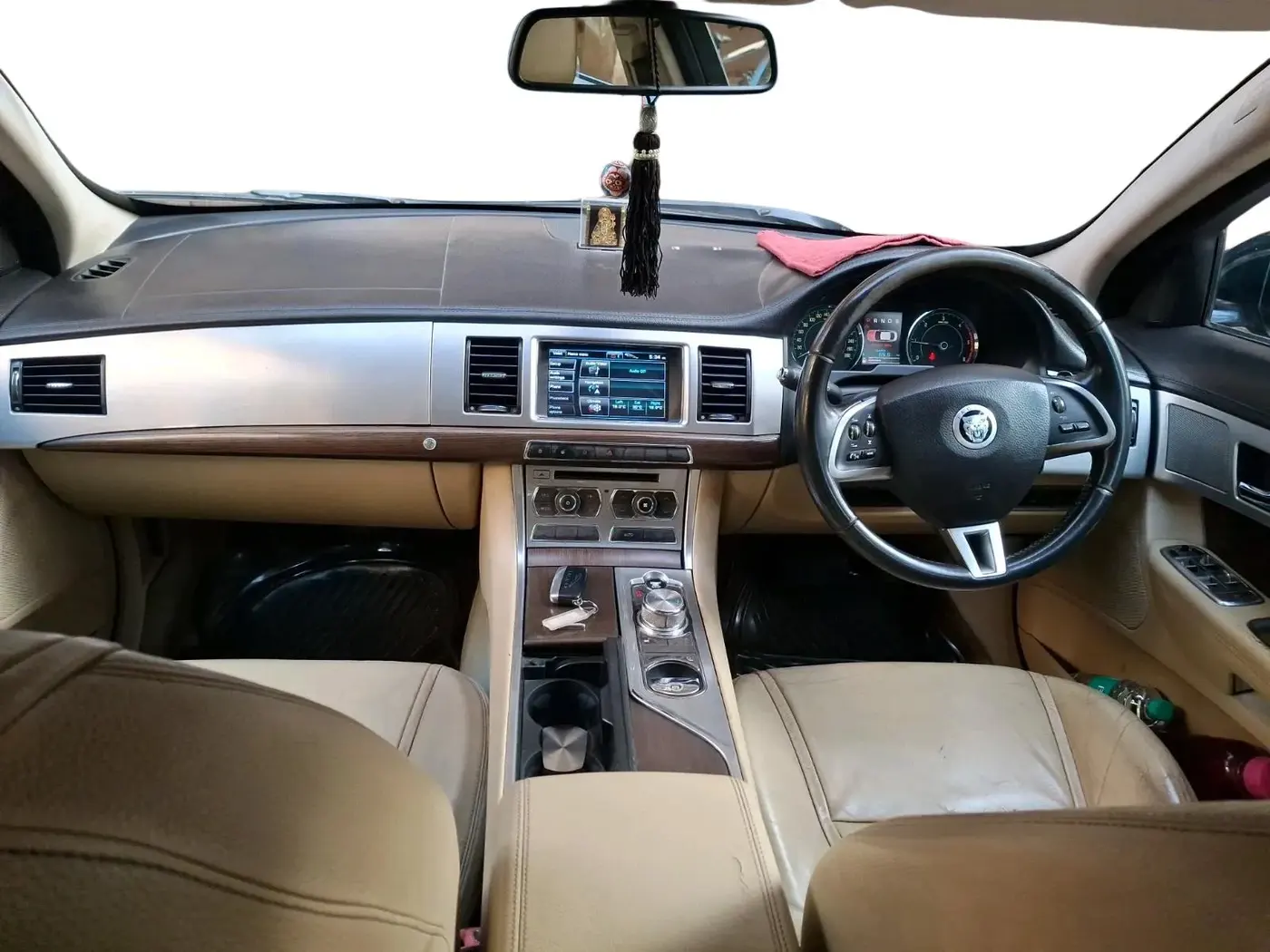 2013 Jaguar XF 2.2 DIESEL LUXURY, Diesel, Automatic, 1,54,499 km, interior
